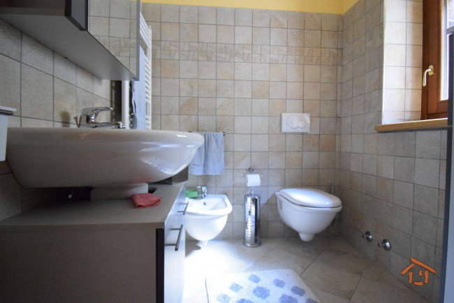 Villa Bifamiliare in vendita a Brusson