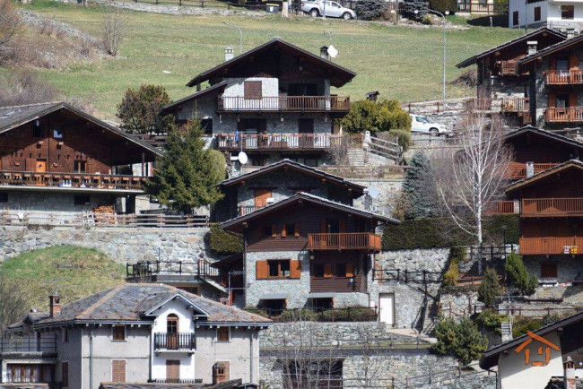 Villa Bifamiliare in vendita a Brusson