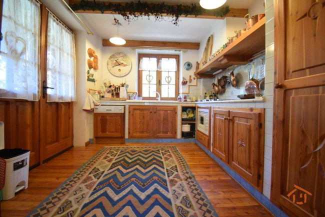 Casa indipendente in vendita a Brusson