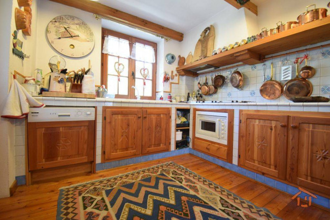 Casa indipendente in vendita a Brusson