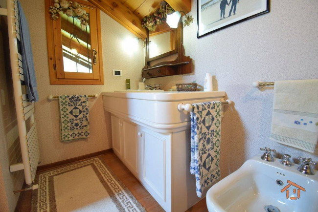 Casa indipendente in vendita a Brusson