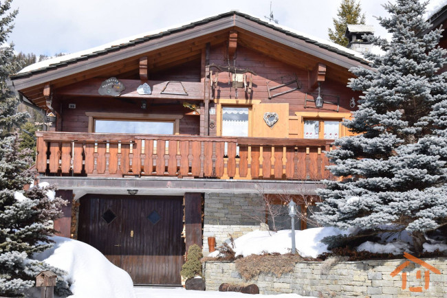 Villa Bifamiliare in vendita a Brusson