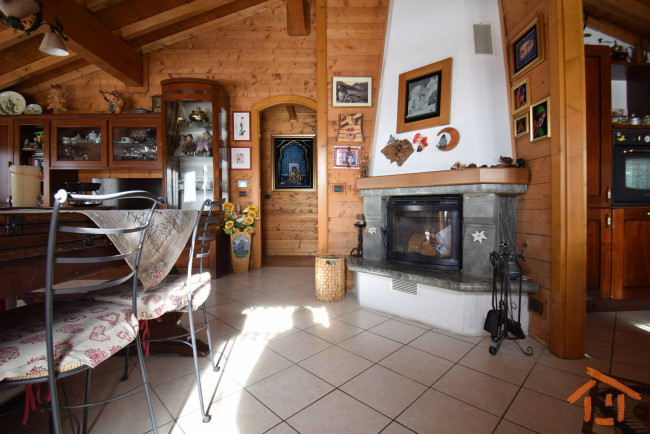 Villa Bifamiliare in vendita a Brusson