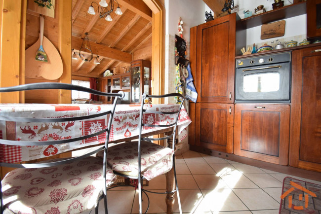 Villa Bifamiliare in vendita a Brusson