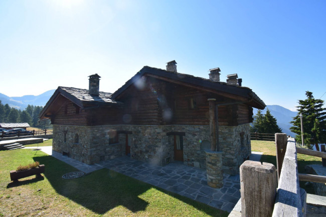 Villa a Schiera in vendita a Brusson