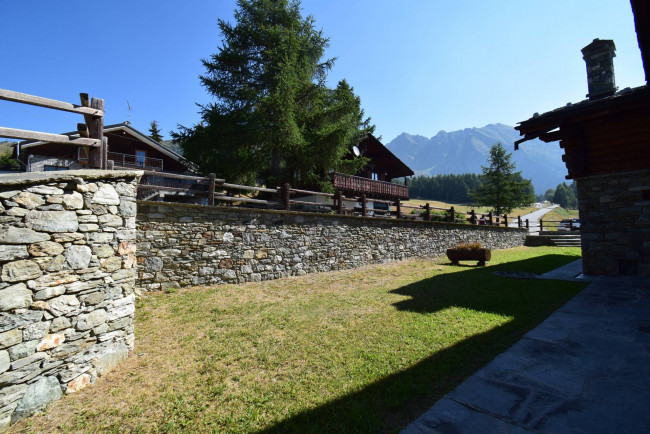 Villa a Schiera in vendita a Brusson