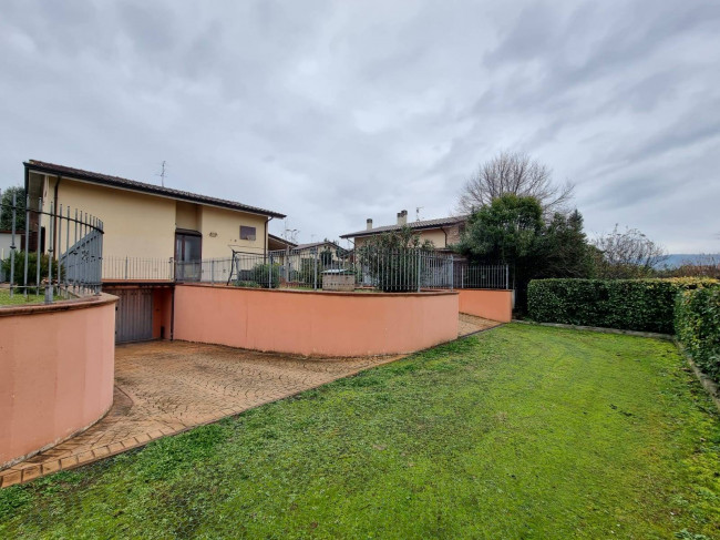 Villetta Bifamiliare in vendita a Perugia