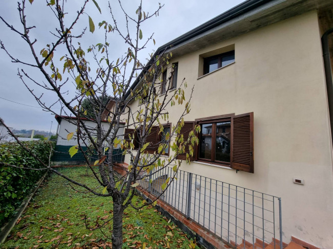 Villetta Bifamiliare in vendita a Perugia