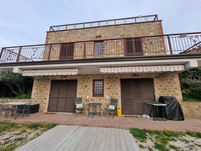 Villa in vendita a Torgiano