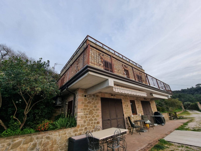 Villa in vendita a Torgiano