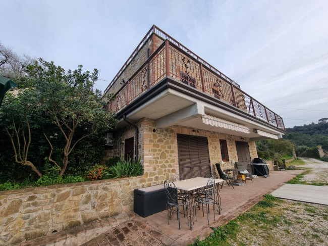 Villa in vendita a Torgiano