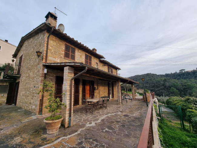 Villa in vendita a Torgiano