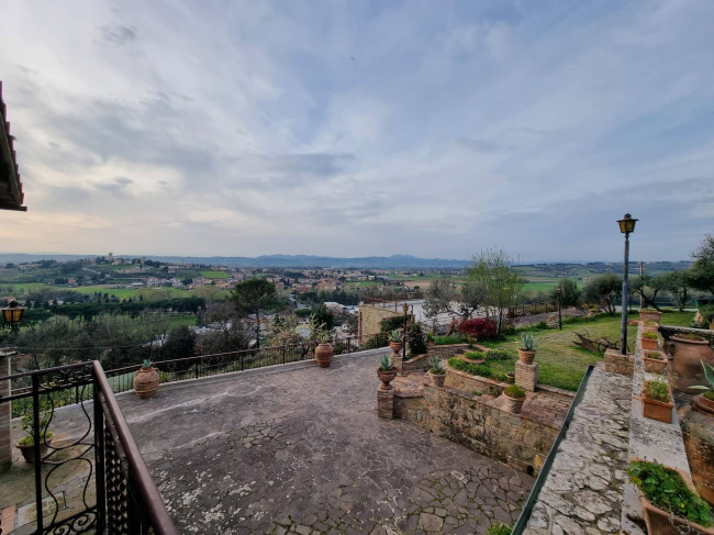 Villa in vendita a Torgiano