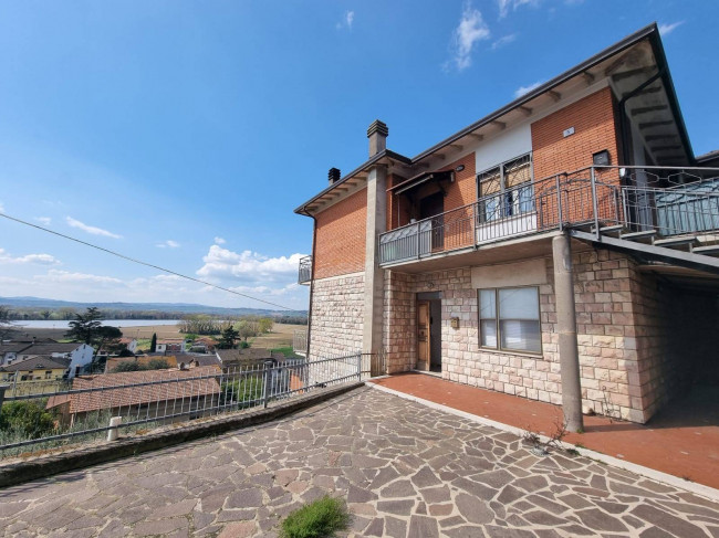 Appartamento in vendita a Deruta