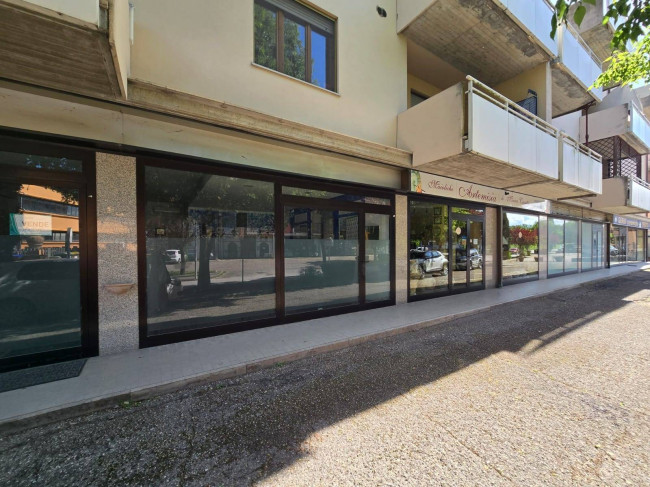Commercial Property for sale in Deruta