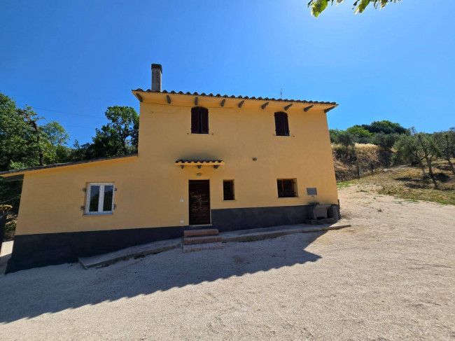 Casa singola in vendita a Torgiano
