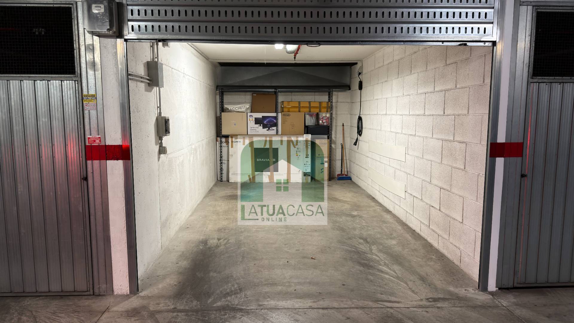 Box o garage in vendita a Roma