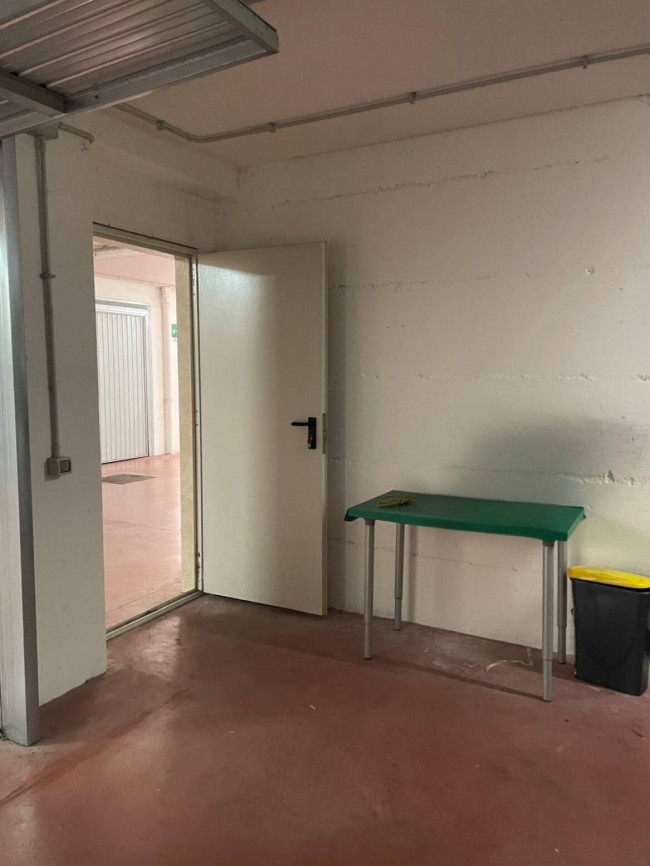Box o garage in vendita a Roma