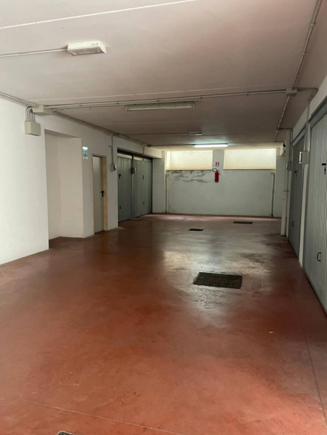Box o garage in vendita a Roma