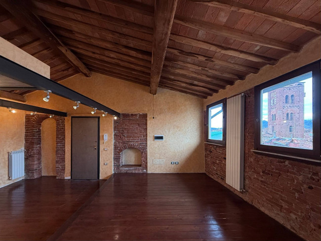 Appartamento in vendita a Lucca