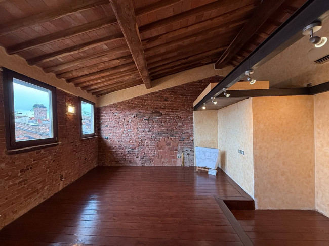 Appartamento in vendita a Lucca