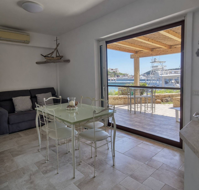 Appartamento in vendita a Arzachena