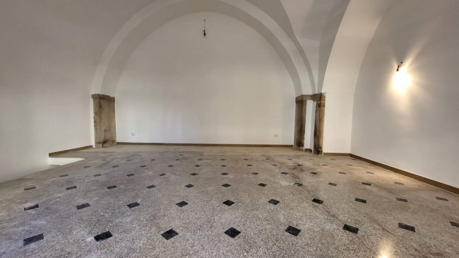 Locale commerciale in affitto/vendita a Andria