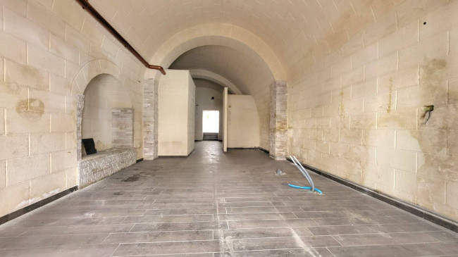 Locale commerciale in affitto a Andria