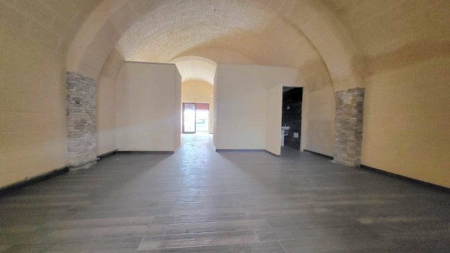 Locale commerciale in affitto a Andria