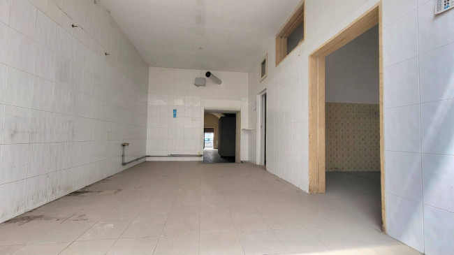 Locale commerciale in affitto a Andria