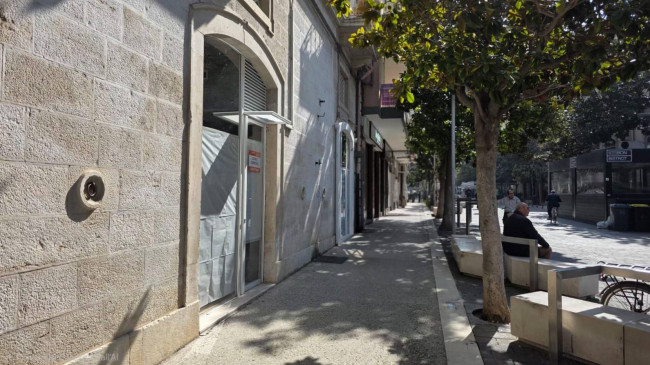 Locale commerciale in affitto/vendita a Andria