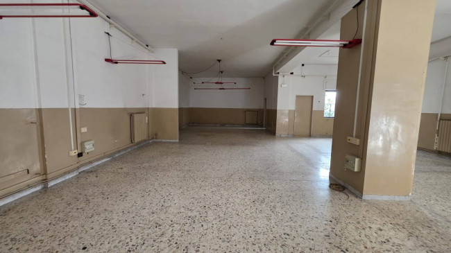 Locale commerciale in affitto a Andria