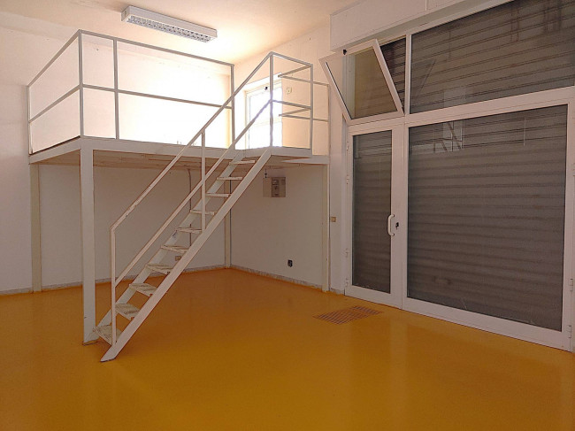 Locale commerciale in vendita a Monopoli