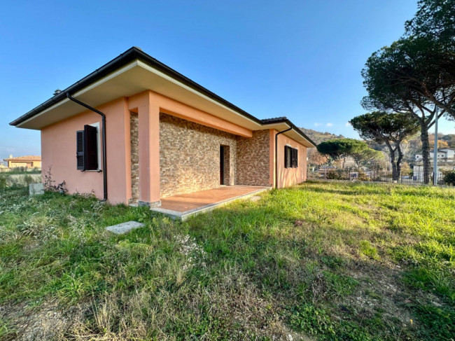 Villa in vendita a Scandriglia