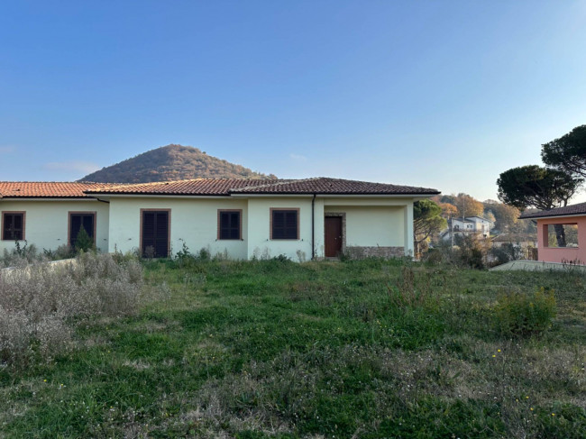 Villa in vendita a Scandriglia