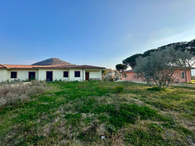 Villa in vendita a Scandriglia