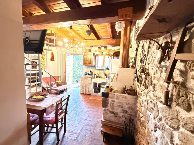 Casa singola in vendita a Castel Sant'Angelo