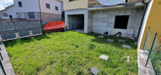Villette a schiera in vendita a Poggio Nativo