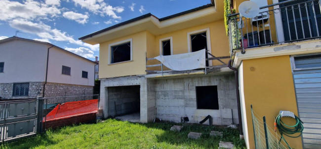Villette a schiera in vendita a Poggio Nativo