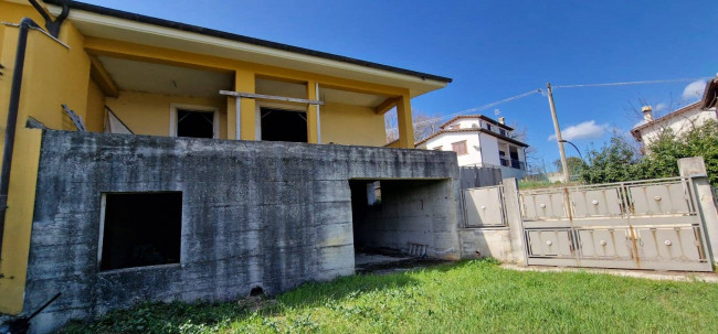 Villette a schiera in vendita a Poggio Nativo