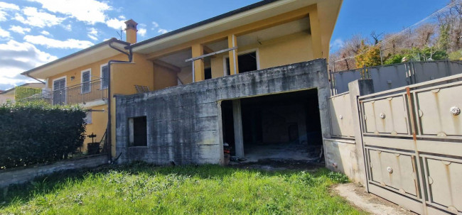 Villette a schiera in vendita a Poggio Nativo