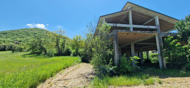 Rustico in vendita a Scandriglia