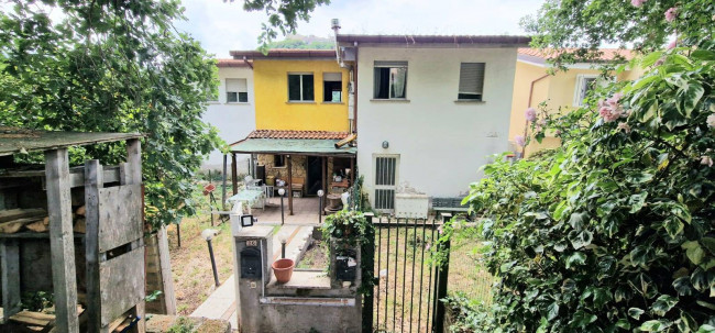 Villette a schiera in vendita a Scandriglia