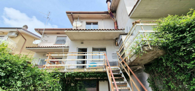 Villette a schiera in vendita a Scandriglia