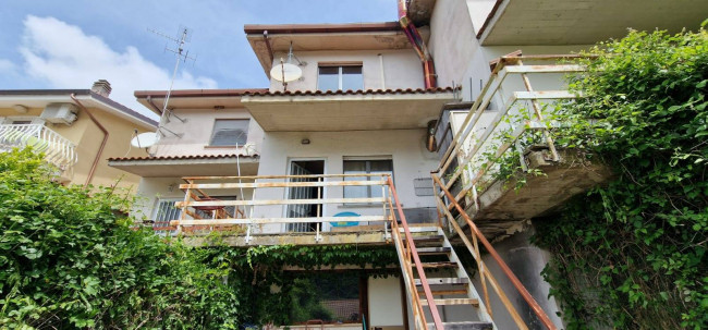 Villette a schiera in vendita a Scandriglia