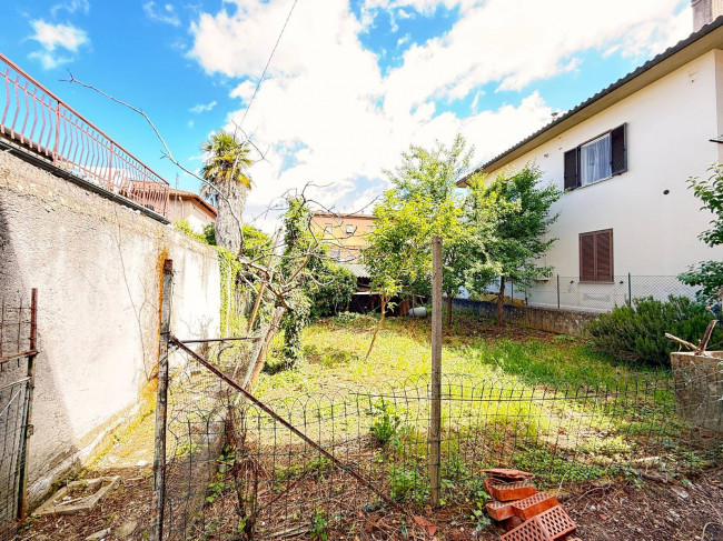Casa singola in vendita a Rieti