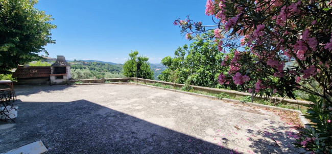 Casa singola in vendita a Casaprota