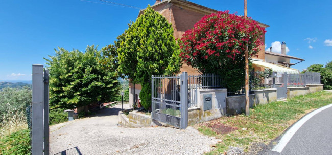 Casa singola in vendita a Casaprota