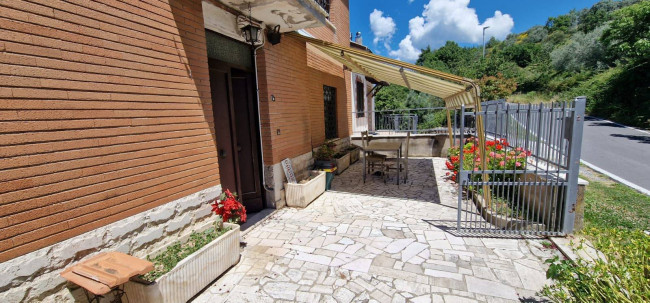 Casa singola in vendita a Casaprota