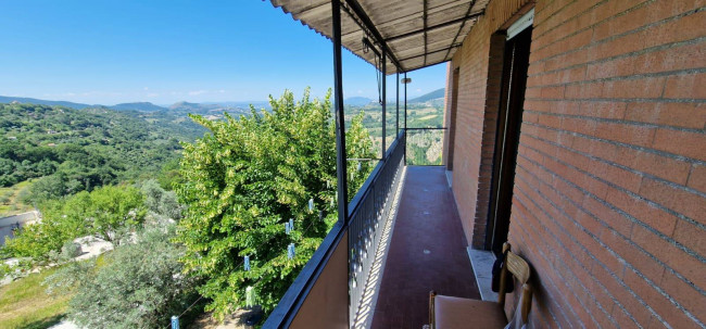 Casa singola in vendita a Casaprota